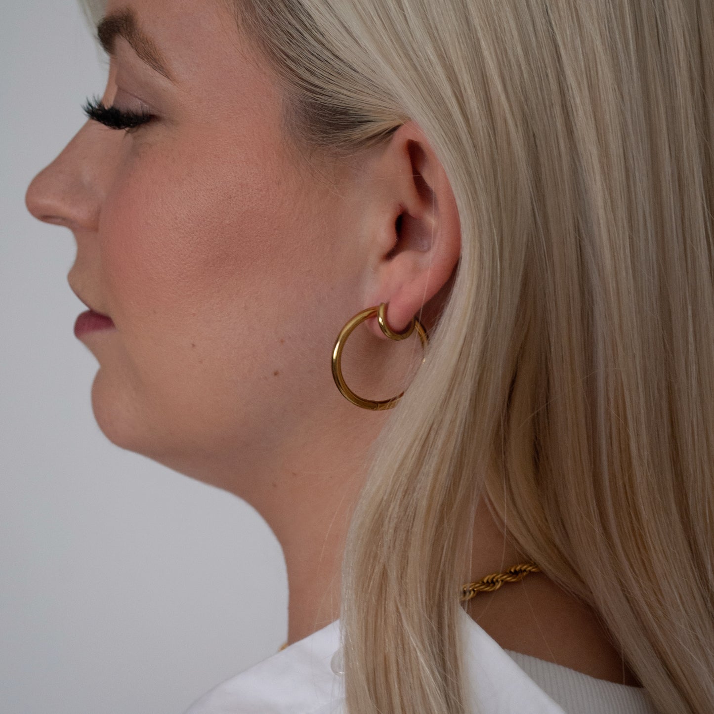 Essential Huggie Hoops